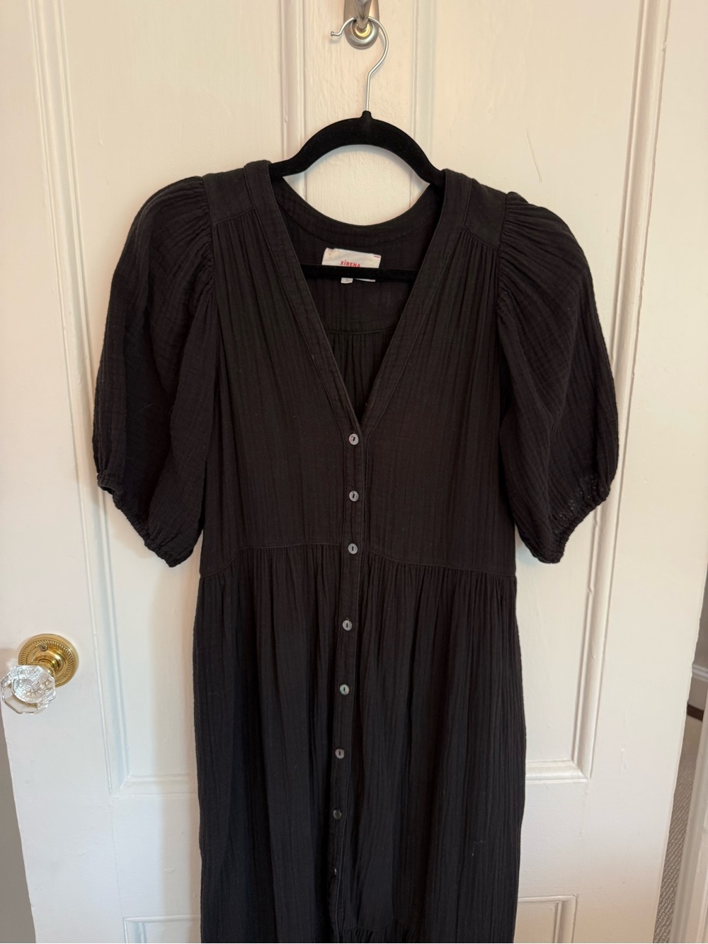 XiRENA Black Button-Front Maxi Dress with Puff Sleeves - Picture 2 of 5